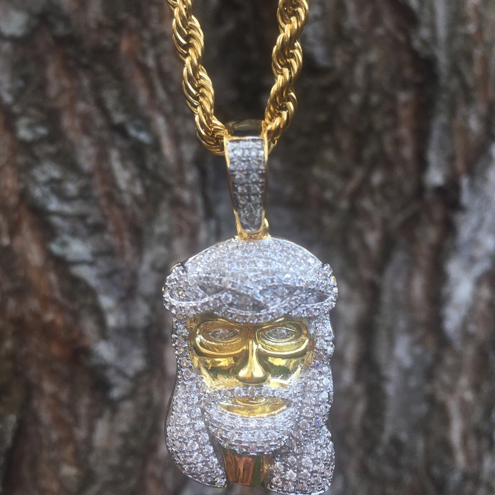 18k GD Diamond Jesus Face Pendant & Gold Rope